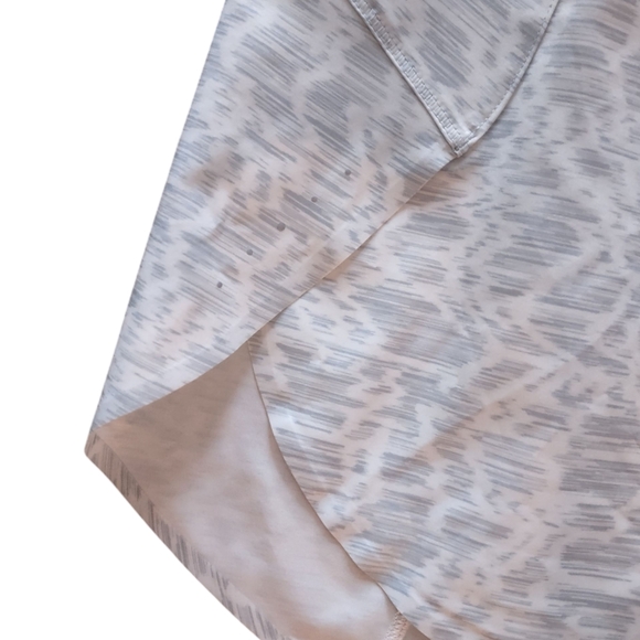 Athleta Printed Run With It 3.5" Short NWT - Picture 7 of 16